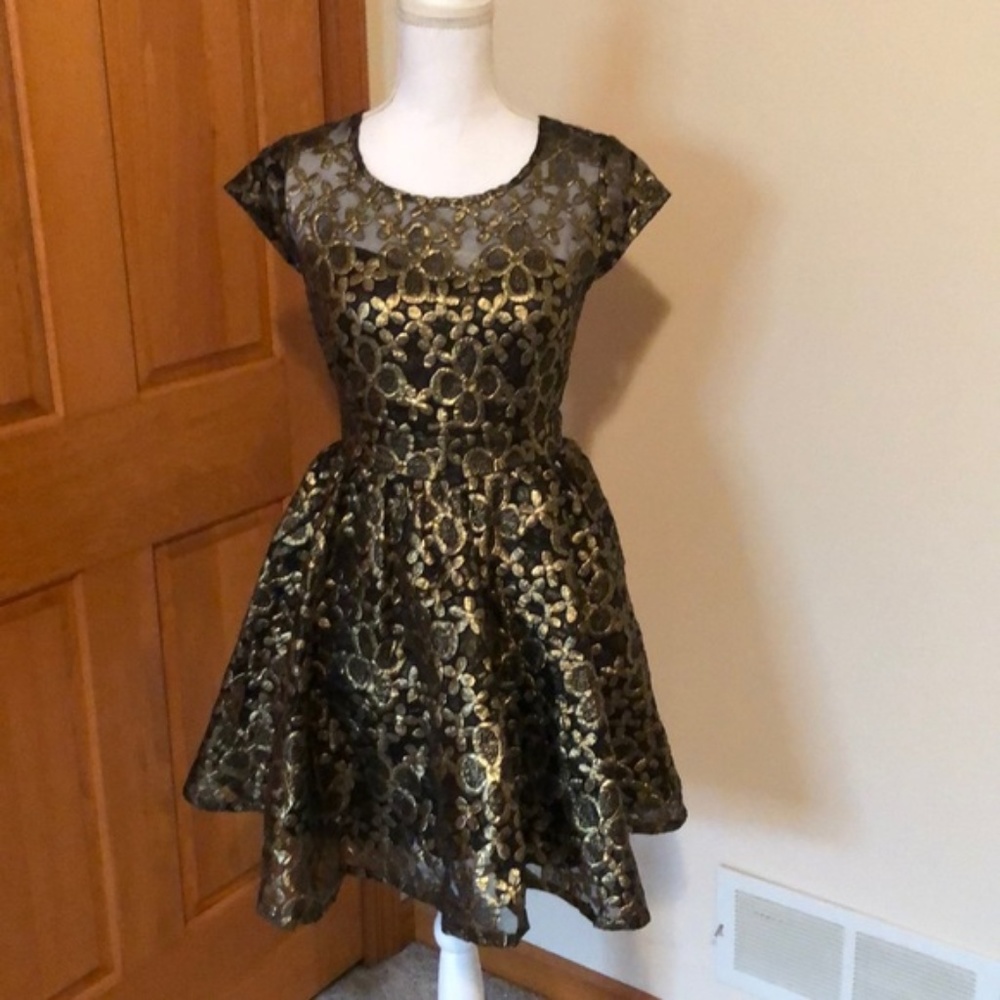 - Eros Apparel Black & Antiqued Gold Party Dress